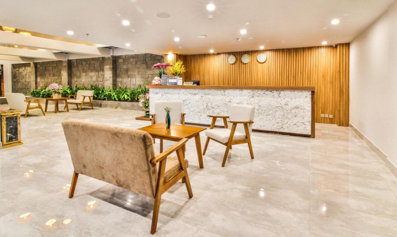 Khách sạn Grand Lee 3*