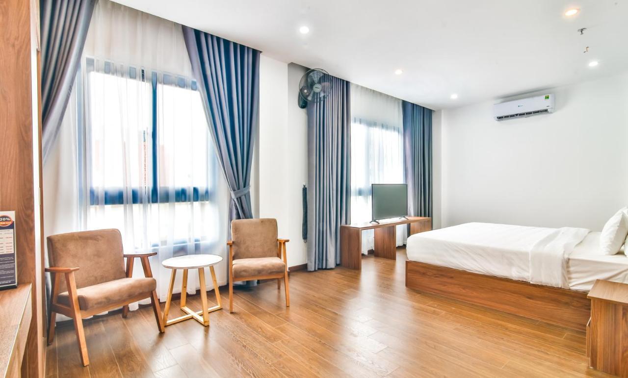 Khách sạn Grand Lee