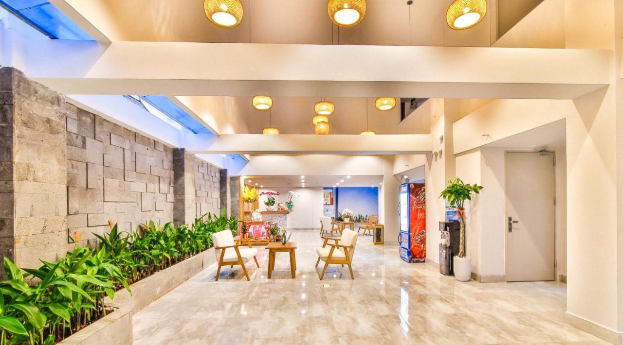Khách sạn Grand Lee 3*